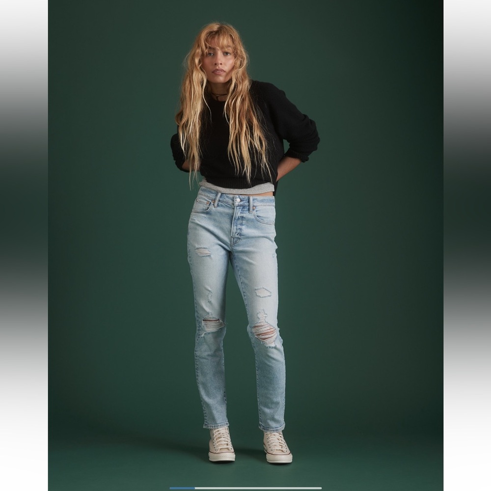 American Eagle Like New AE77 Premium Skinny Jeans Size 6 Reg. in Light Destroy - Picture 4 of 15